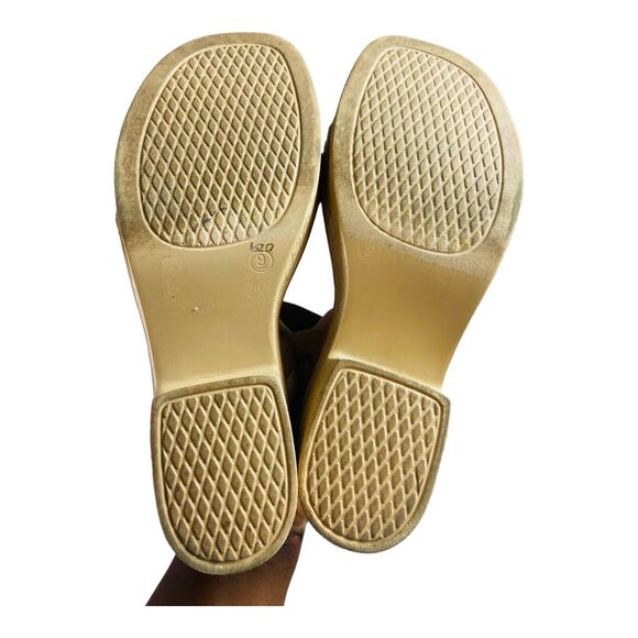 Pierre Dumas Wedge Sandals Womens Size 9 Taupe Faux Suede Slip On Ankle Straps - Picture 8 of 9